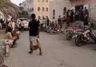 فزعة إنسانية في المكلا.. مواطنون يتوافدون للتبرع بالدم لجرحى شبوة